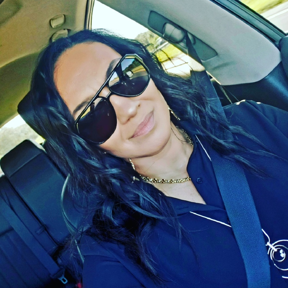 Meet your Posher, Dahlia